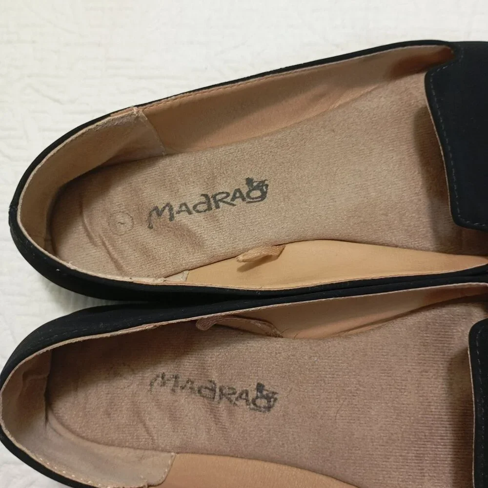 MADRAS Pointed-Toe Slip-On Flats For Women Size 7 Elegant Comfortable Design